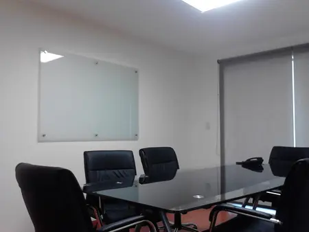 1355665700pizarra de cristal sala de reuniones